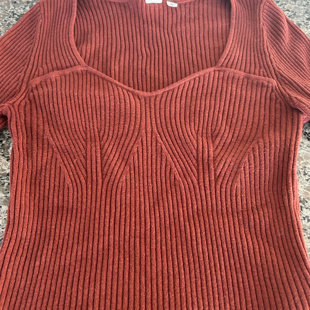 GAP Ribbed Knit Top in Deep Rust size medium - Picture 2 of 6